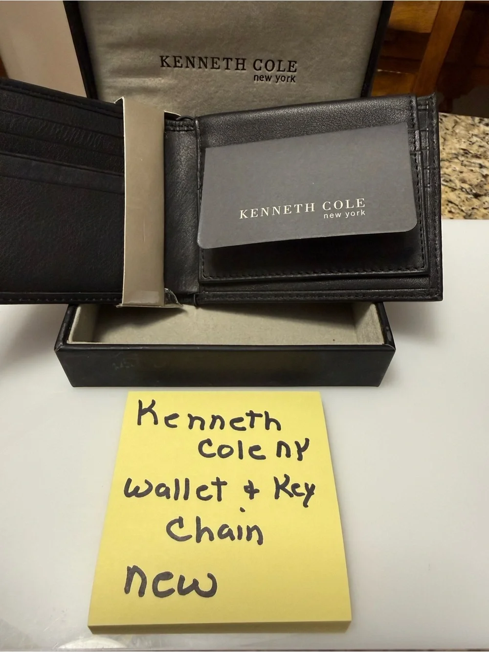 Kenneth Cole Black Leather Wallet and Key Ring Gift Set